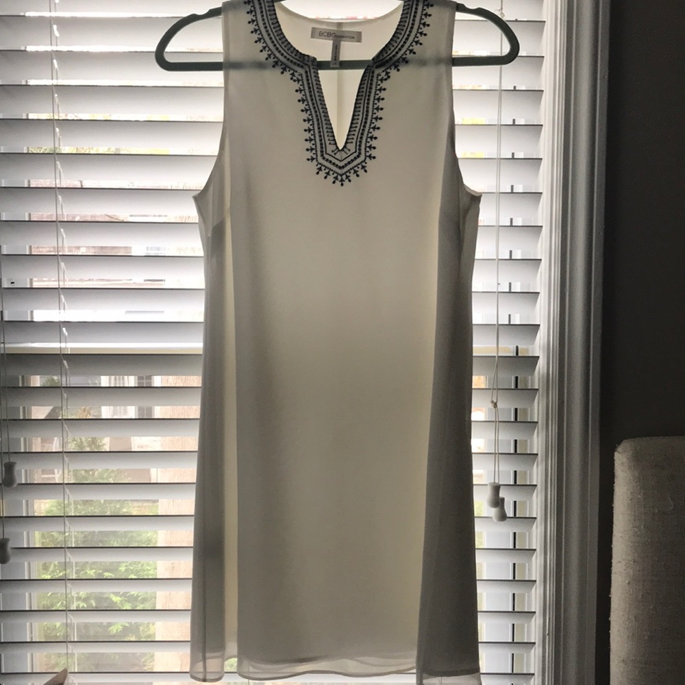 BCBG generation sleeveless white dress sz S